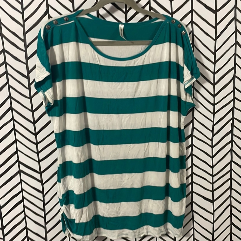 Striped tee. 1X​